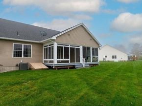 9 Daniel Dr 9, Oxford MA 01537