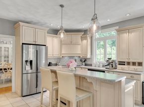 4 Carter Dr, Natick MA 01760