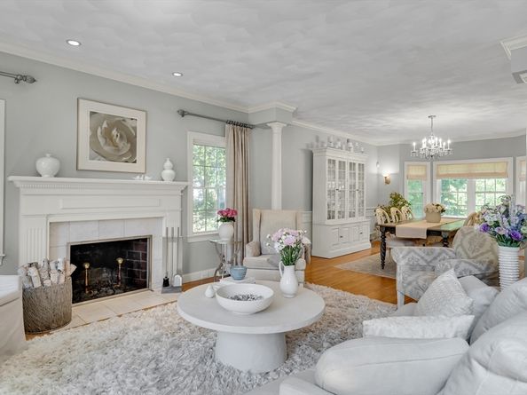 4 Carter Dr, Natick MA 01760
