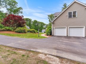 15 Gervais Way, Uxbridge MA 01569