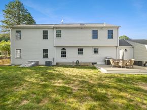 8 Robinwood Dr, Canton MA 02021