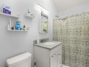 8 Robinwood Dr, Canton MA 02021