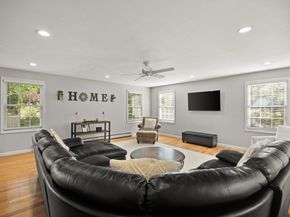 8 Robinwood Dr, Canton MA 02021