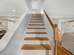 8 Robinwood Dr, Canton MA 02021