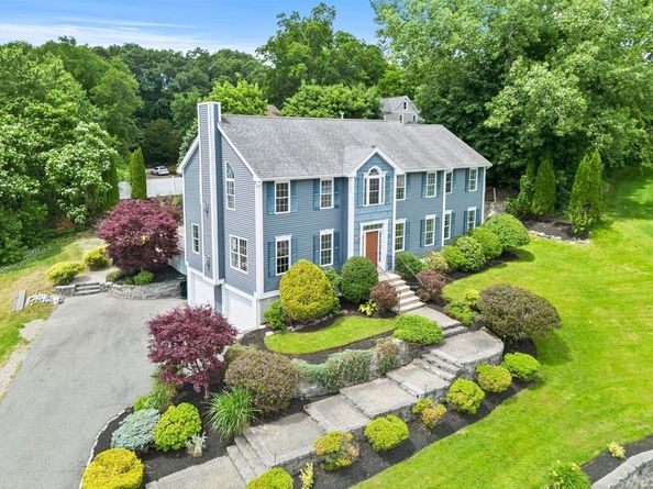 8 Woods Hill Cir, Woburn MA 01801