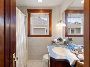 8 Berkeley Street, Reading MA 01867