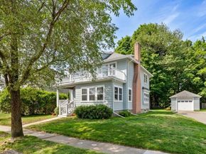 8 Berkeley Street, Reading MA 01867