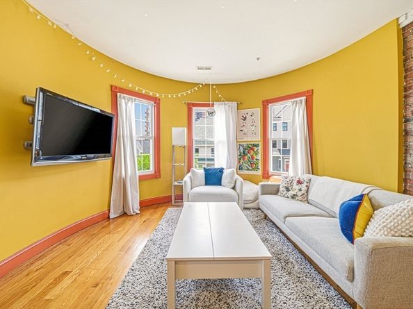 12-14 Everett St 202, Boston MA 02134