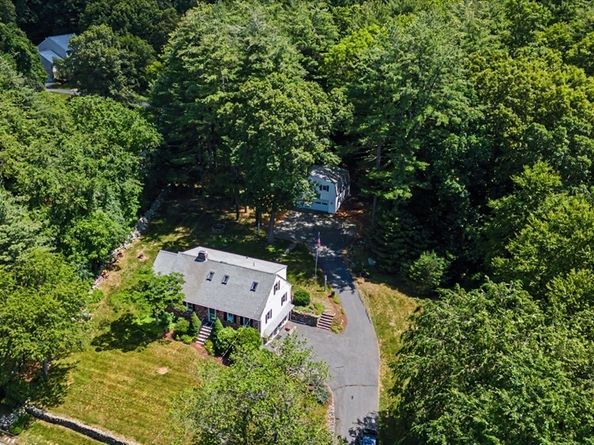 42 Ball St, Northborough MA 01532
