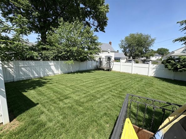 52 Clarendon St, Malden MA 02148