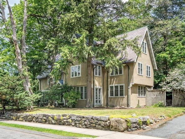 128 Dudley St, Brookline MA 02445
