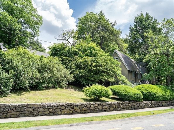 128 Dudley St, Brookline MA 02445