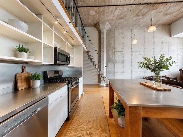 156 Porter St 112, Boston MA 02128