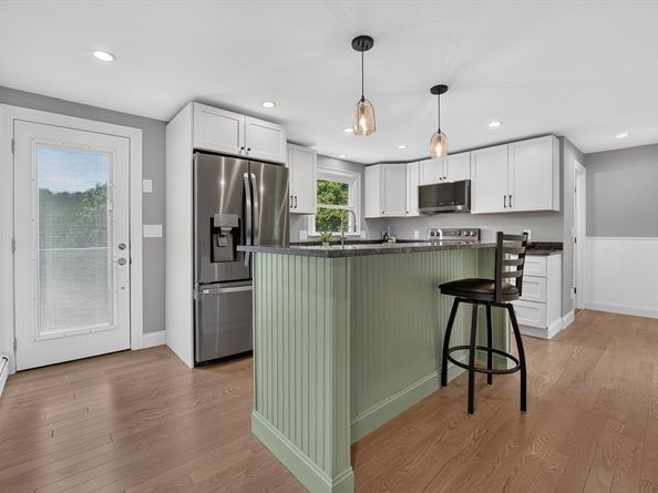 128 Providence Rd, Grafton MA 01519
