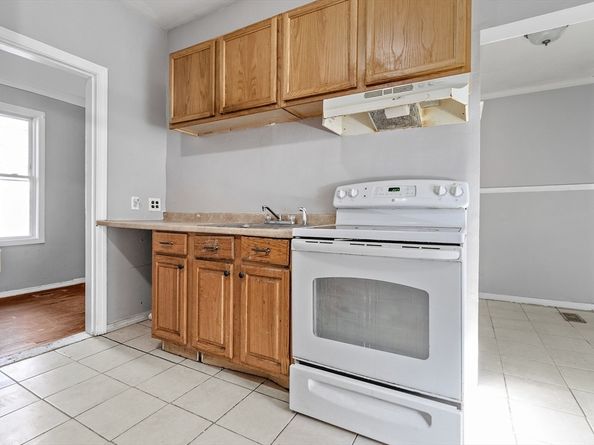 29 Newbury St, Worcester MA 01609
