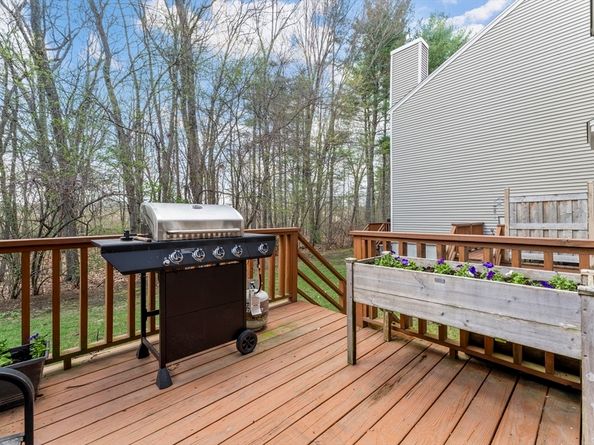 18 Thayer Pond Dr 4, Oxford MA 01537