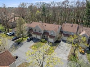 18 Thayer Pond Dr 4, Oxford MA 01537