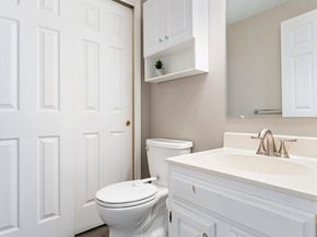 18 Thayer Pond Dr 4, Oxford MA 01537