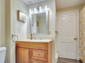 1401 Great Pond Rd 6, North Andover MA 01845
