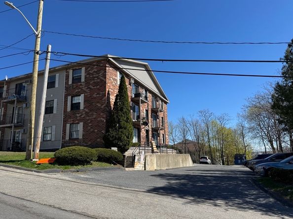 10 Hemans Street 21, Worcester MA 01605