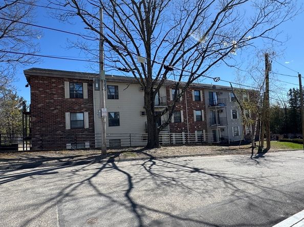 10 Hemans Street 21, Worcester MA 01605