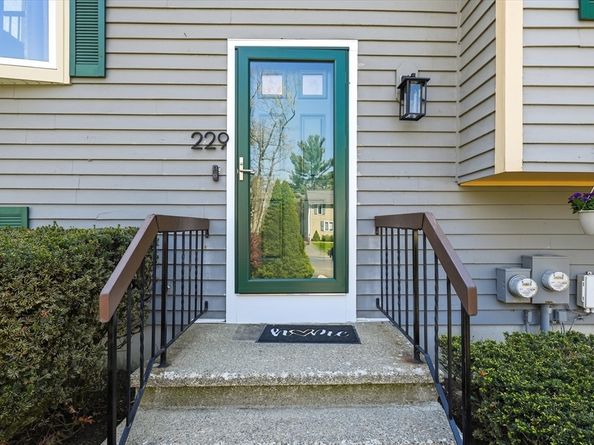 229 Comfort St 229, Bridgewater MA 02324
