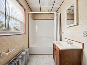 1 Emond Ave, Kingston MA 02364