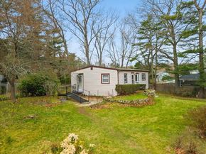 1 Emond Ave, Kingston MA 02364