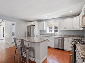 51 Three Rivers Dr, Kingston MA 02364