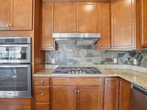25 Spruce St 25, Hopkinton MA 01748