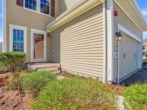 25 Spruce St 25, Hopkinton MA 01748