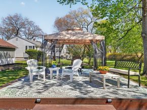 4 Lakeside Drive, Framingham MA 01702