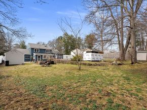 25 Lakeview Ave, Holbrook MA 02343