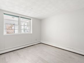 25 Lakeview Ave, Holbrook MA 02343