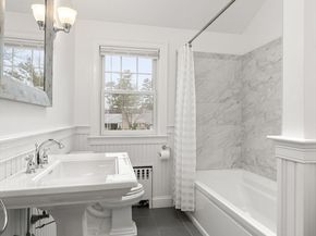 25 Lakeview Ave, Holbrook MA 02343