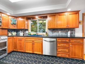565 Winter St, Framingham MA 01702