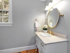 4 Nipmuc Ln, Southborough MA 01772