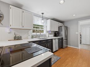 294 Stoneybrook Rd, Fitchburg MA 01420