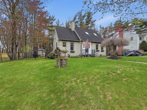 294 Stoneybrook Rd, Fitchburg MA 01420