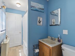 52 Summer St, Barre MA 01005