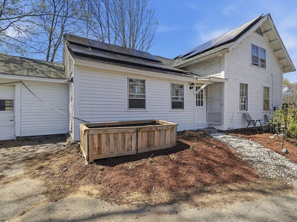 52 Summer St, Barre MA 01005