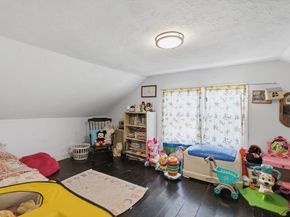 52 Summer St, Barre MA 01005