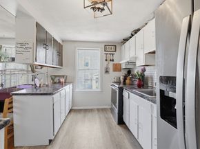 52 Summer St, Barre MA 01005
