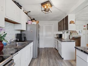 52 Summer St, Barre MA 01005