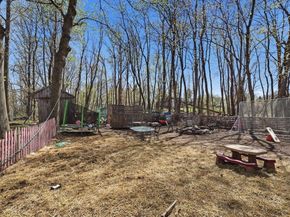 52 Summer St, Barre MA 01005