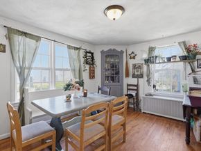 52 Summer St, Barre MA 01005