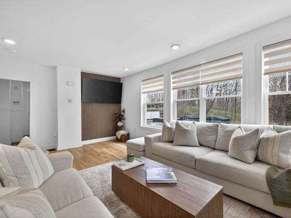 12 Linden St, Berlin MA 01503