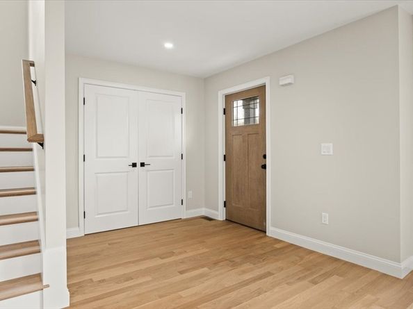 33 Glendale Ave, Brockton MA 02301