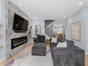 1096 Chestnut St 1096, Newton MA 02464