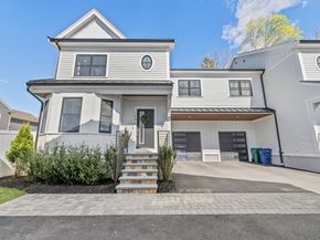 1096 Chestnut St 1096, Newton MA 02464